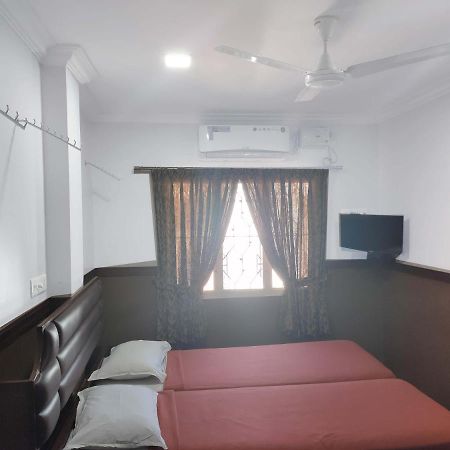 Hotel Maple Regency Kochi Εξωτερικό φωτογραφία
