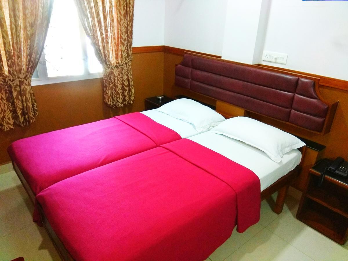 Hotel Maple Regency Kochi Εξωτερικό φωτογραφία