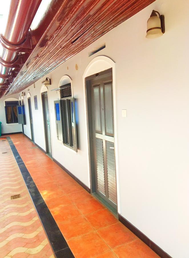 Hotel Maple Regency Kochi Εξωτερικό φωτογραφία