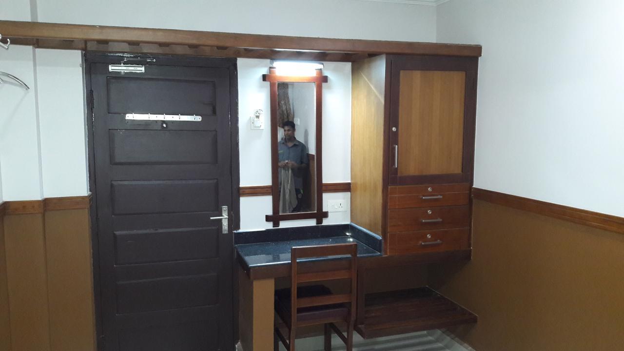 Hotel Maple Regency Kochi Εξωτερικό φωτογραφία