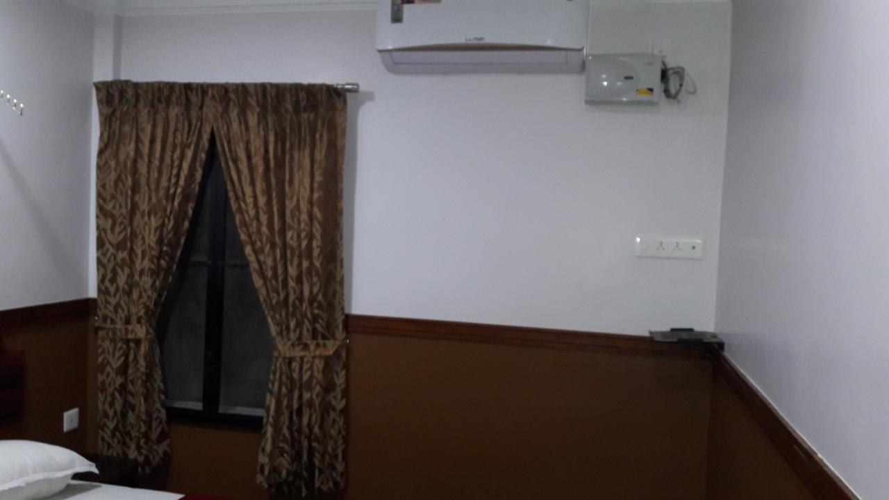 Hotel Maple Regency Kochi Εξωτερικό φωτογραφία