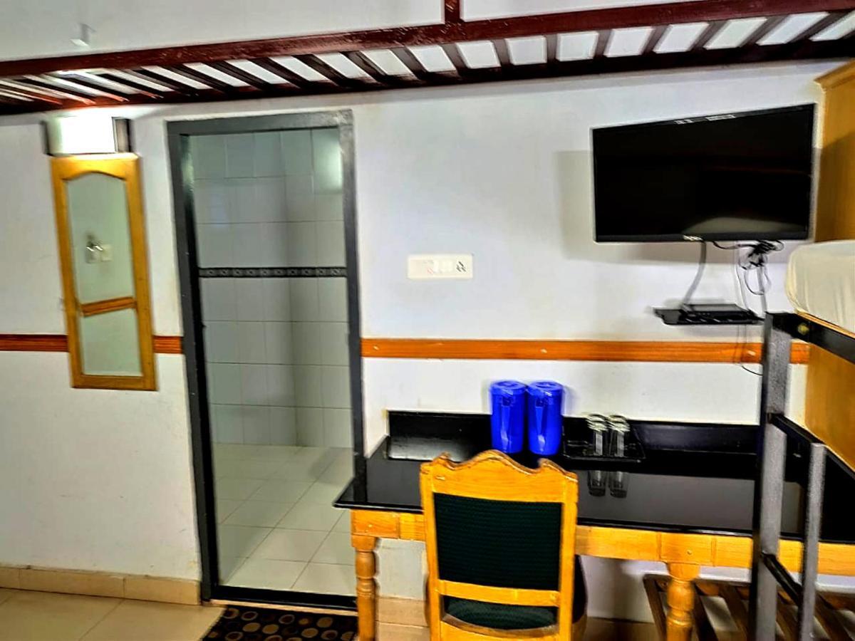 Hotel Maple Regency Kochi Εξωτερικό φωτογραφία