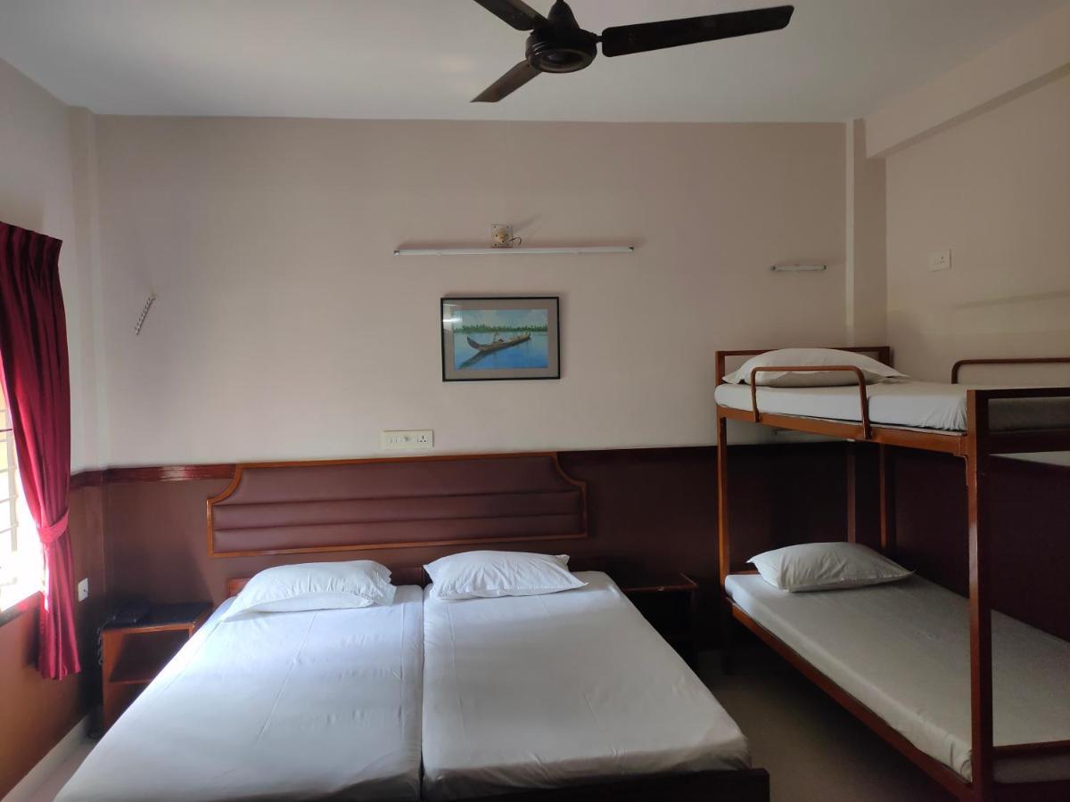 Hotel Maple Regency Kochi Εξωτερικό φωτογραφία